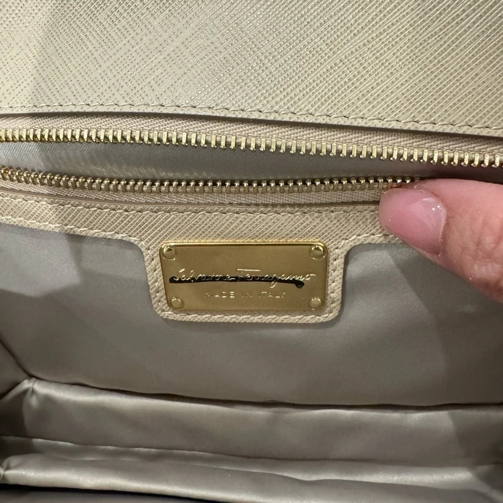 NWOT Salvatore Ferragamo crossbody/evening bag